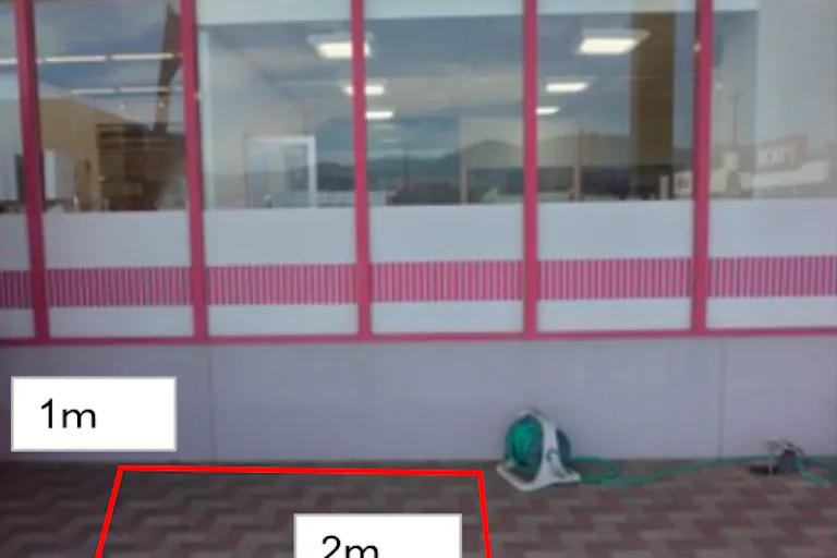 【マックスバリュ新庄】屋外① 販促プロモーションや物販に最適なスーパー店外催事イベントスペースの画像1
