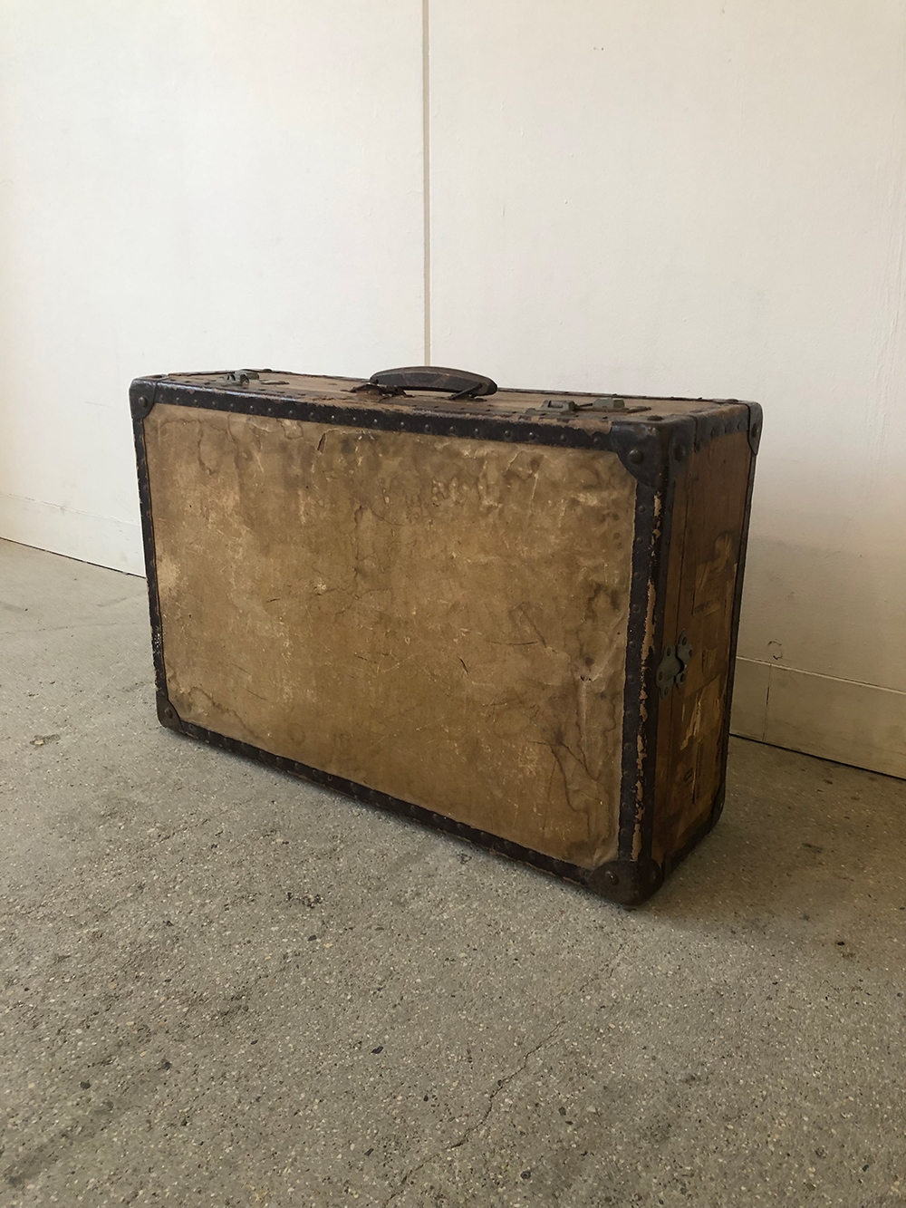 備品：アンティークトランク（レンタル無料）