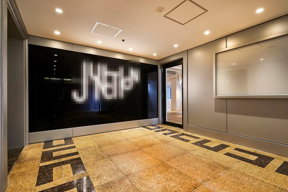 【原宿駅1分】アパレルの展示会や招待制販売会、ショールーム等に最適な駅近の多機能イベントスペース