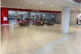 【ららぽーと横浜】2階 IY連絡口