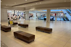 【ららぽーと横浜】2階 IY連絡口