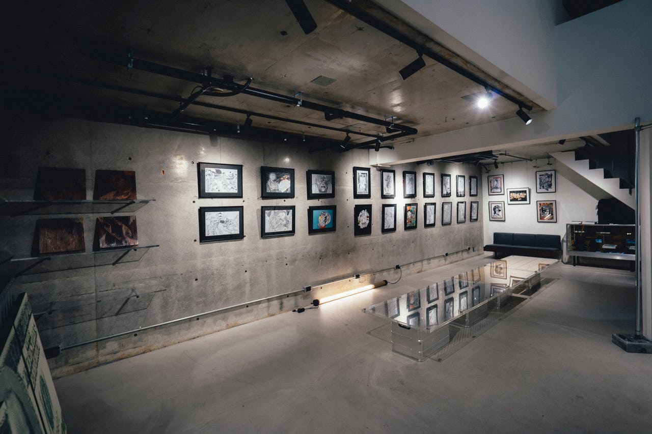 【渋谷駅7分】個展や展示会に最適な壁面がコンクリートのスペース