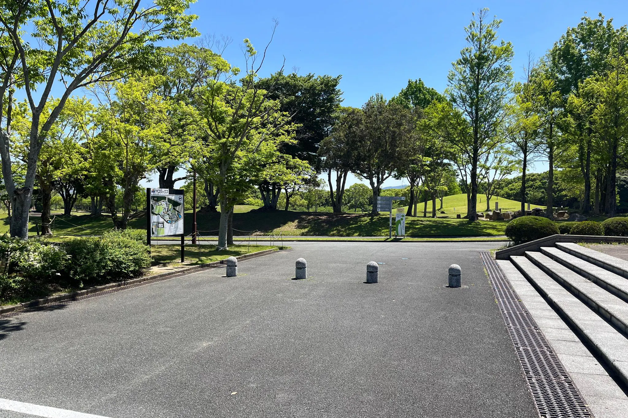 【宗像ユリックス】キッチンカー出店に利用可能な屋外スペース(ゆ~ゆ~プール前①)