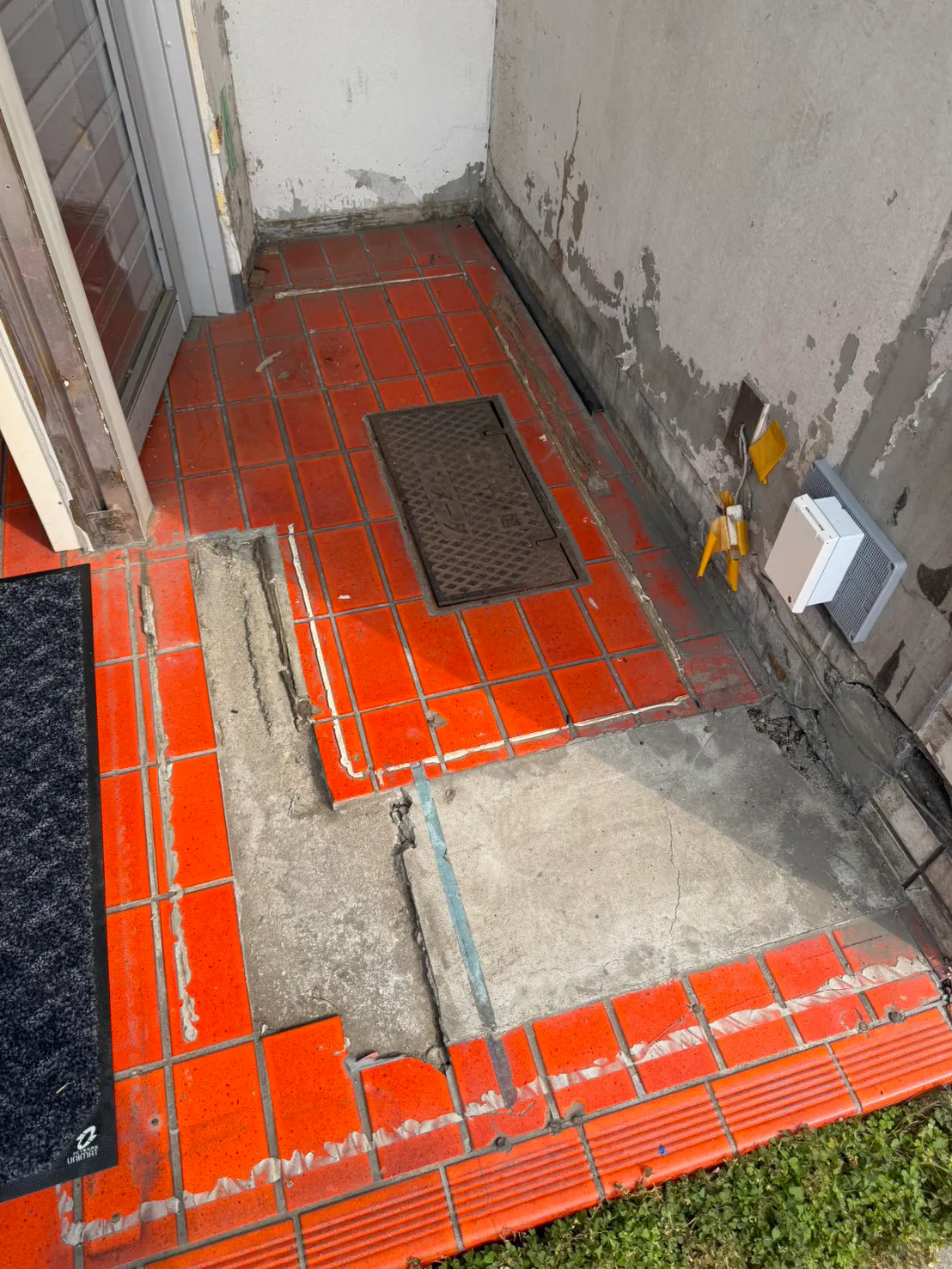 【表参道駅4分｜外苑前駅6分】青山通り沿いで目を引くコンパクトな路面ポップアップスペース