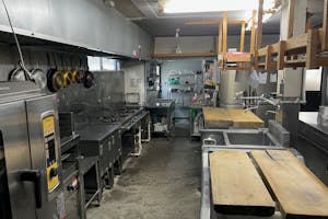 【湯布院町エリア】食物販や飲食出店に最適な温泉施設内の食堂&キッチンイベントスペース