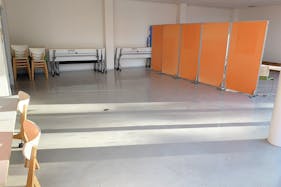 【相模原・古淵ハウジングステージ】キッチンカーやポップアップストア、プロモーションイベントに最適な住宅展示場インフォメーション2階にあるイベントスペース