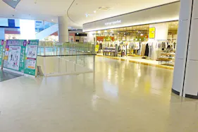 【イオンモール上尾】2F 中央吹抜け横