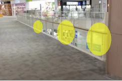 【イオンモール東員】モール内広告 吹き抜けガラス