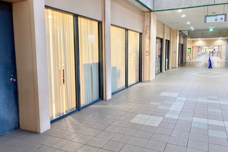 【フルルガーデン八千代】各種プロモーション利用が可能な2Fベビー休憩室外のイベントスペースの画像1