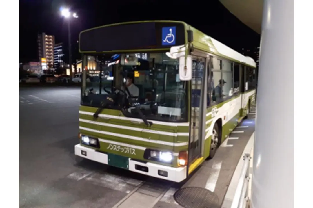 【イオンモール広島府中】モール内広告 シャトルバス車内広告