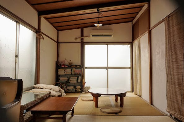 【関原商店街】撮影やワークショップに利用可能な昔懐かしい雰囲気のレンタルスペース(2F)