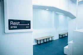 【大手町駅5分】スポーツ関連のワークショップやポップアップストアに利用可能なボルダリング併設のイベントスペース