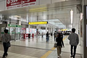 【横浜市営地下鉄ブルーラインセンター南駅|9/1~:電源使用料等改定】各種プロモーションや物販、食物販のポップアップストアに最適な人通りの多い改札外イベントスペース