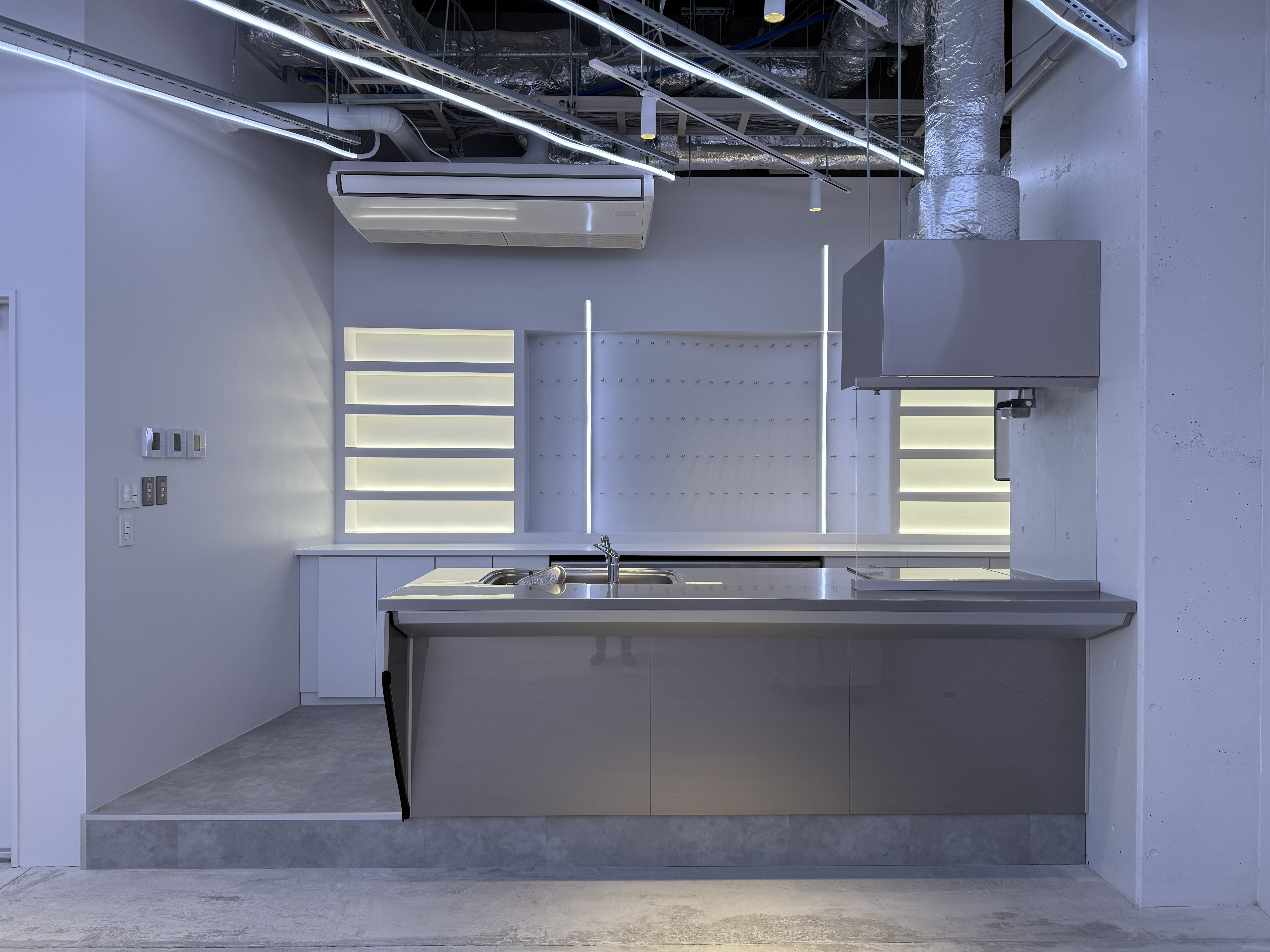 【KOMAZAWA Park Quarter】【駒沢大学駅徒歩1分】パーティ・謝恩会・懇親会に最適な地下イベントスタジオ「zawazawa」