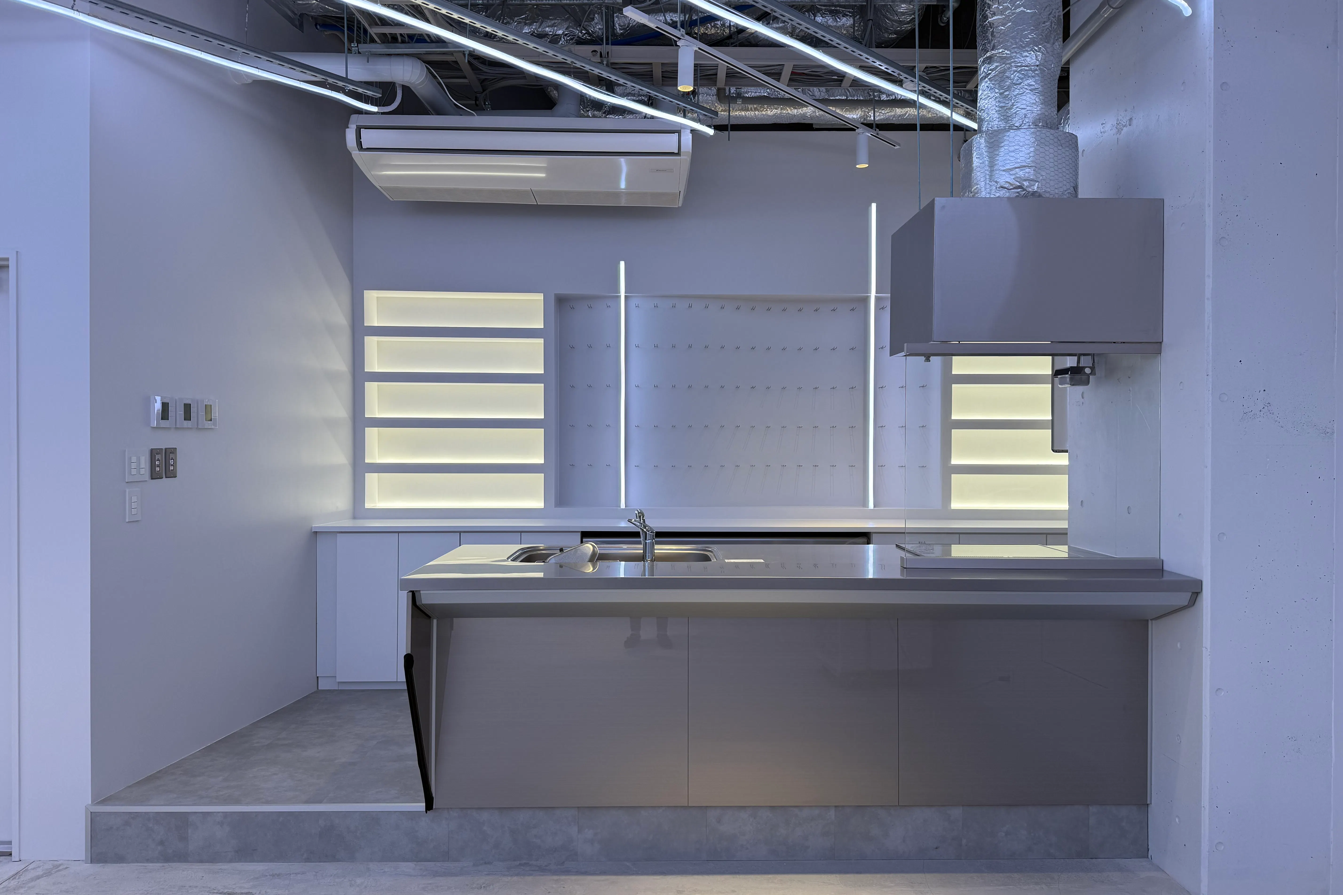 【KOMAZAWA Park Quarter】【駒沢大学駅徒歩1分】パーティ・謝恩会・懇親会に最適な地下イベントスタジオ「zawazawa」