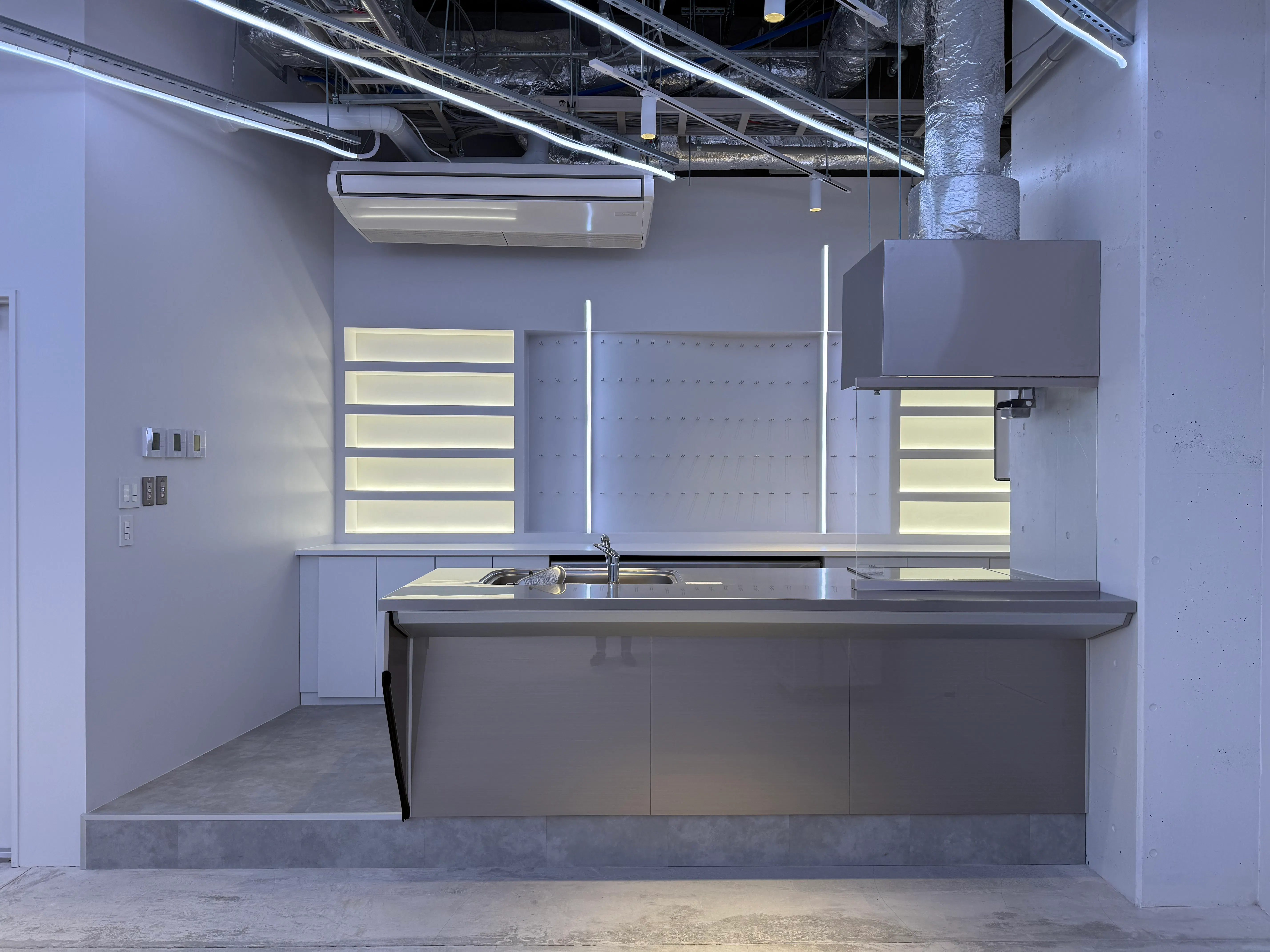 【KOMAZAWA Park Quarter】【駒沢大学駅徒歩1分】パーティ・謝恩会・懇親会に最適な地下イベントスタジオ「zawazawa」