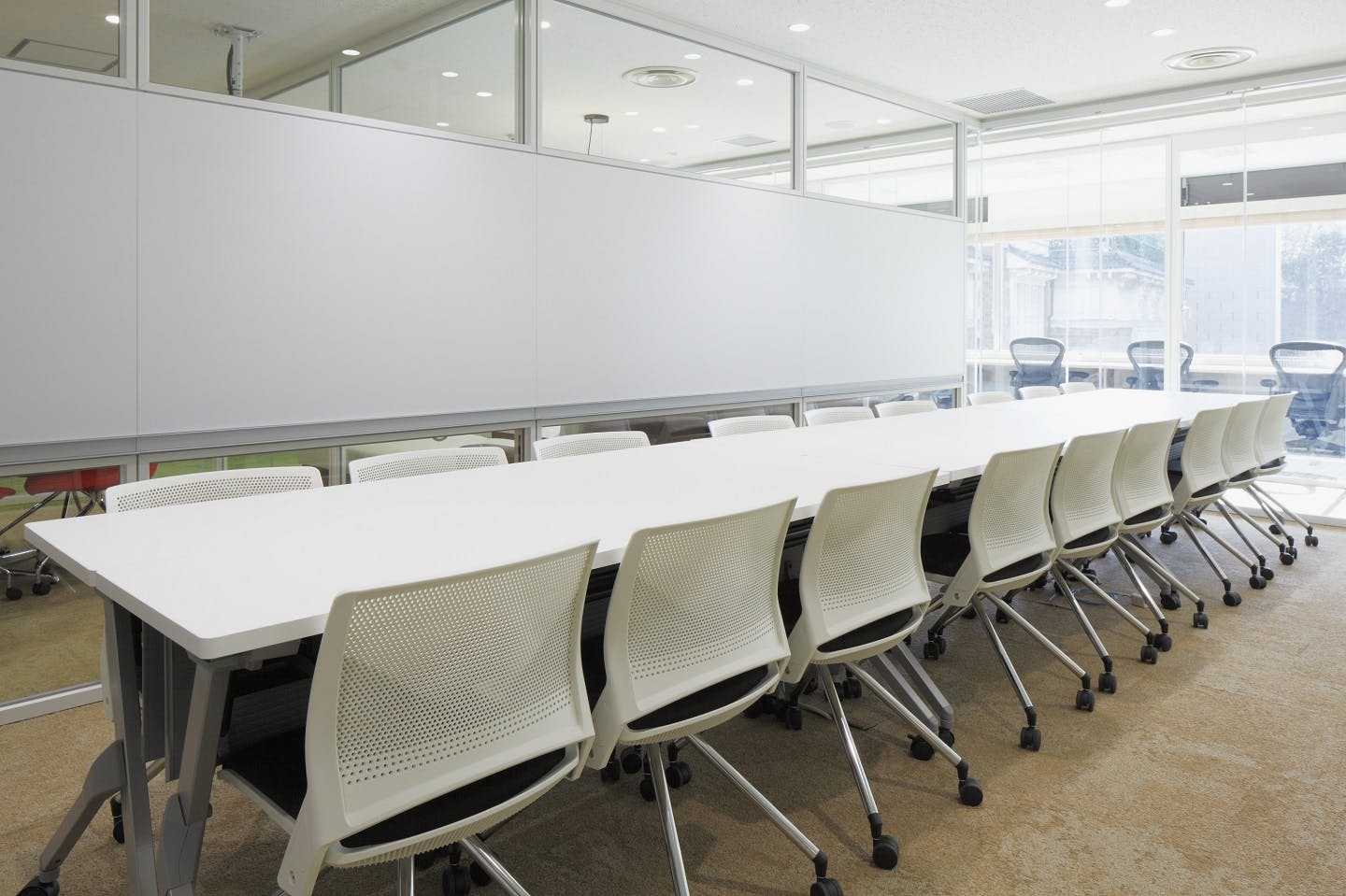 【九段下徒歩30秒】開放感があり設備の充実した18名まで収容可能なセミナー・イベント・ロケスペース