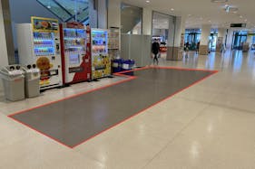 【青木島ショッピングパーク】出張販売やポップアップストアに最適な施設中央の視認性の高いイベントスペース(④区画)