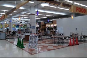 【イオンスーパーセンター栗原志波姫店】プロモーションや物販に最適なフードコート手前のイベントスペース