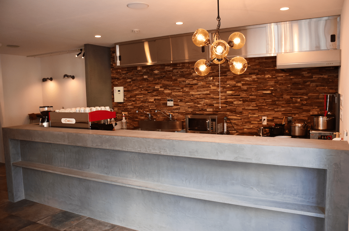 カウンター、キッチンの利用も可能です。