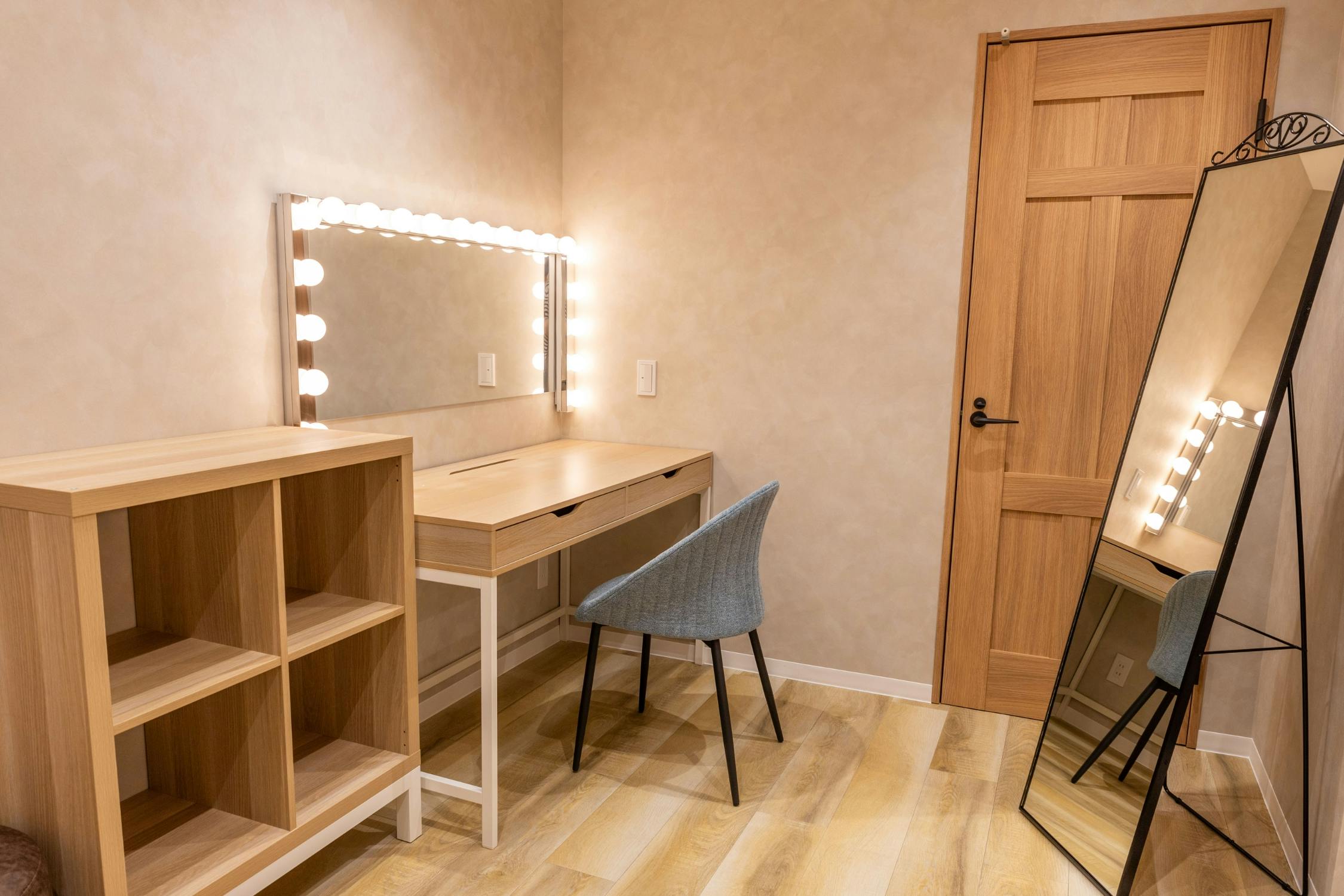 【表参道駅2分】パーティーやセミナーに適した白を基調とした明るい雰囲気な貸切スペース