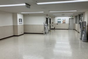 【SOCOLA南行徳】地下2階駐車場エレベーターホール 物販、食物販のポップアップストアや販促プロモーションに最適な催事イベントスペース