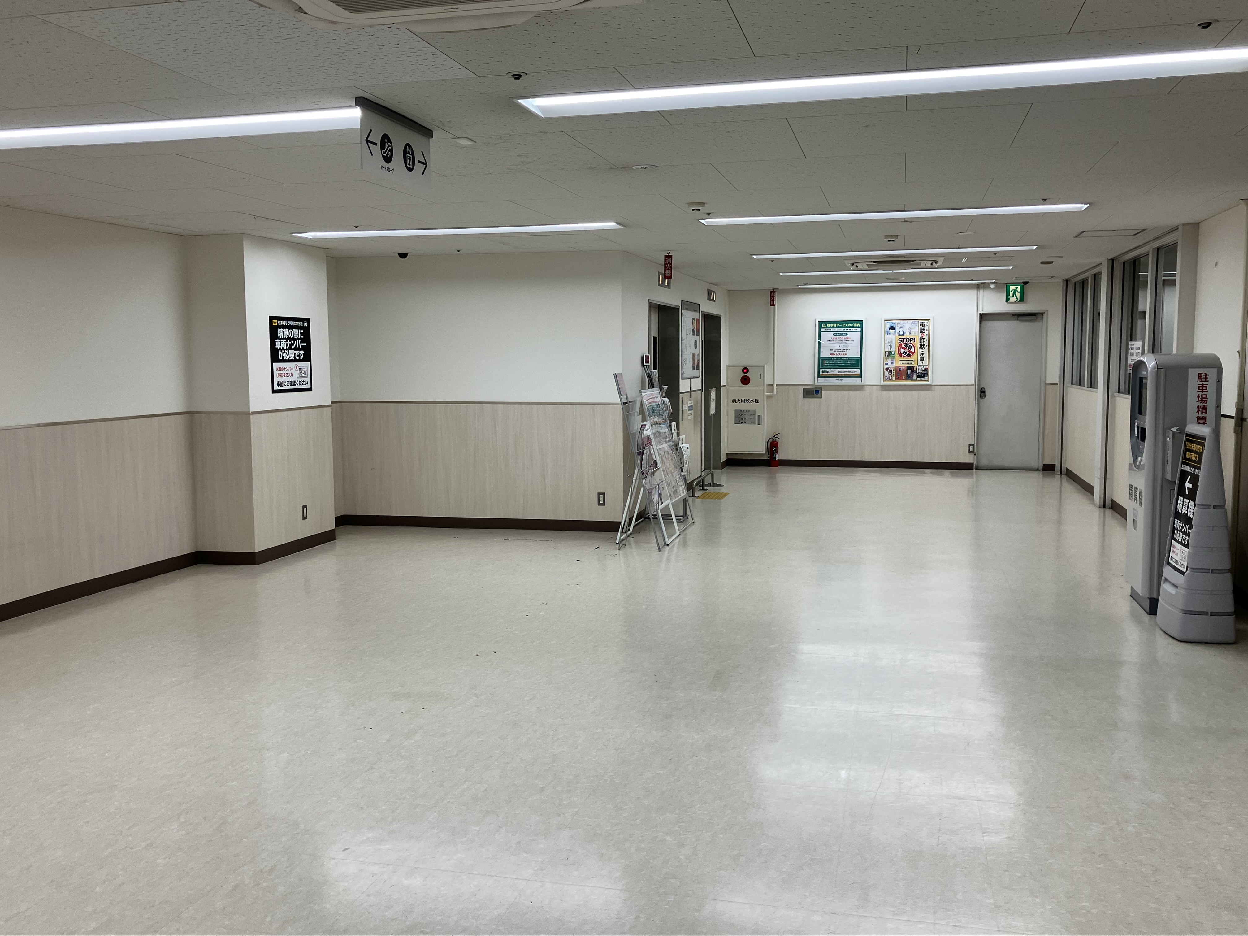 【SOCOLA南行徳】地下2階駐車場エレベーターホール　物販、食物販のポップアップストアや販促プロモーションに最適な催事イベントスペース