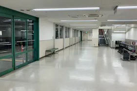 【SOCOLA南行徳】地下2階駐車場エレベーターホール 物販、食物販のポップアップストアや販促プロモーションに最適な催事イベントスペース