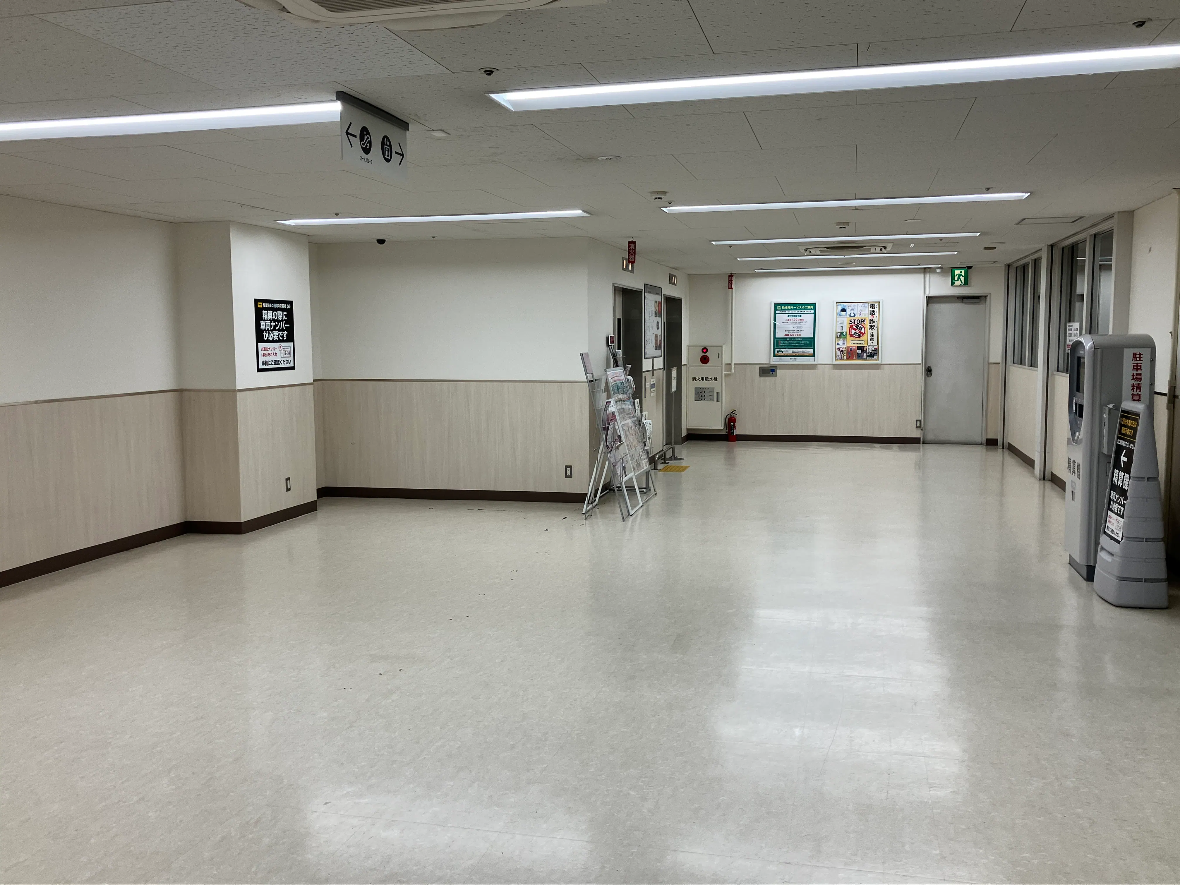【SOCOLA南行徳】地下2階駐車場エレベーターホール 物販、食物販のポップアップストアや販促プロモーションに最適な催事イベントスペース
