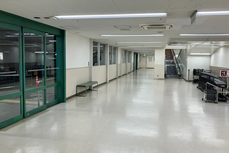 【SOCOLA南行徳】地下2階駐車場エレベーターホール 物販、食物販のポップアップストアや販促プロモーションに最適な催事イベントスペースの画像3