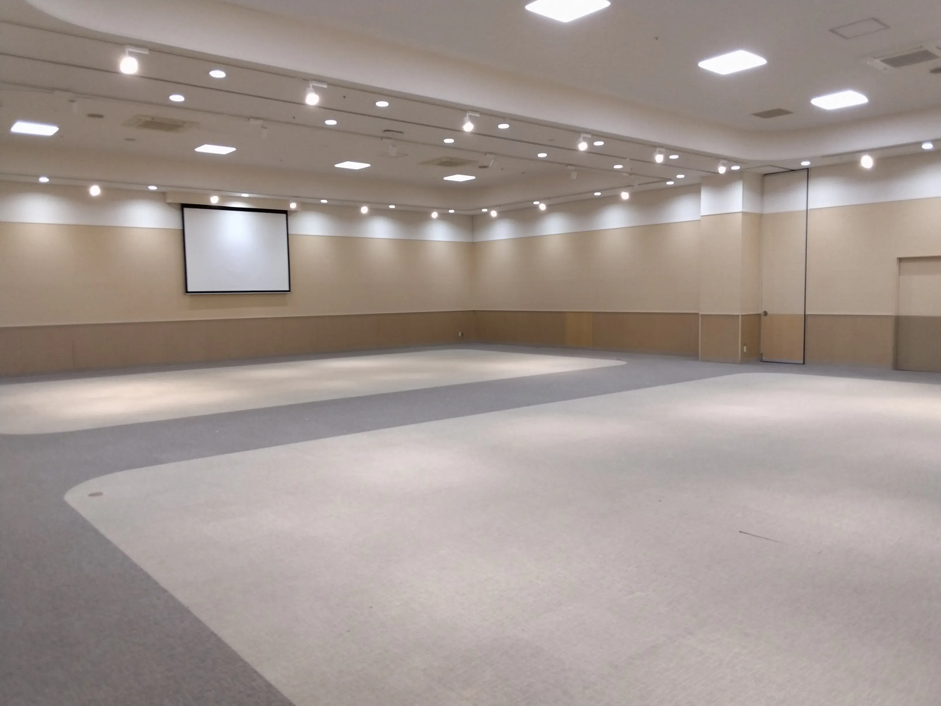 【イオンモール高崎】専門店街2Fイオンホール