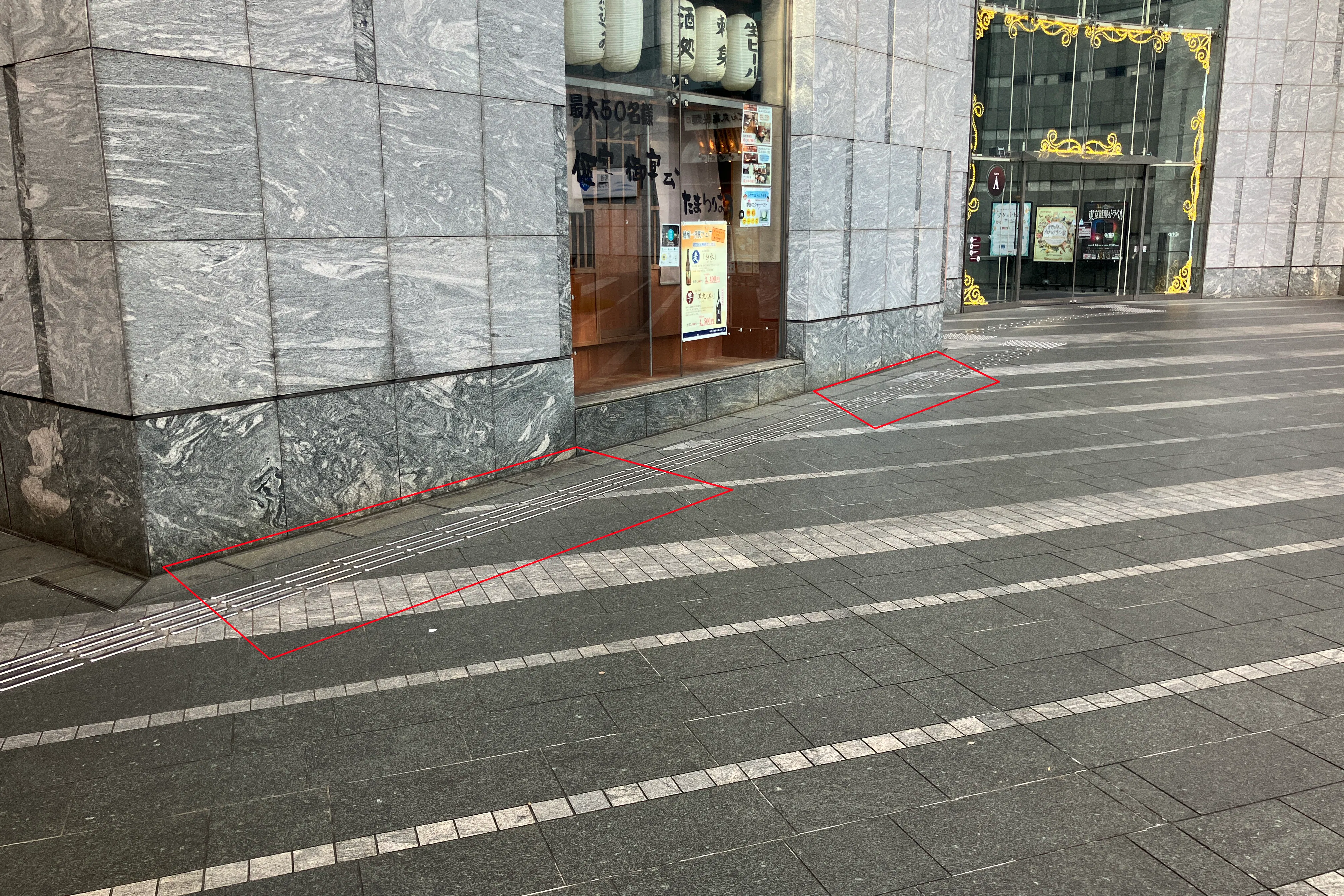 【カレッタ汐留|汐留駅1分】月間約52万人が訪れる複合施設入口手前の屋外イベントスペース⑤の画像