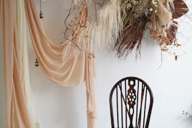 【四ツ橋駅3分】展示会や撮影に適した自然光が入るビンテージ家具が素敵なスタジオ