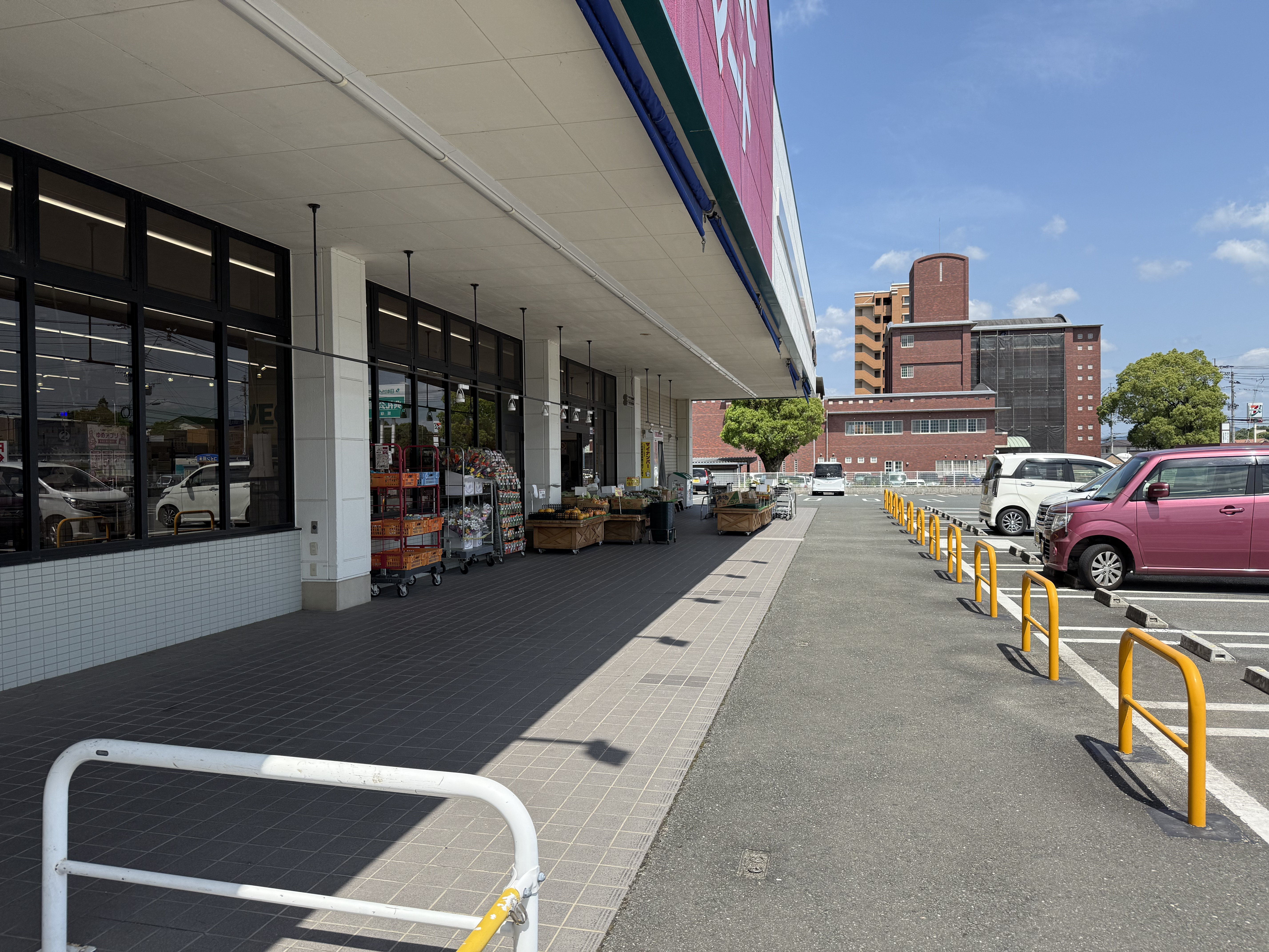 【ゆめマート 花瀬】屋外軒先　キッチンカーや販促プロモーションにおすすめな催事イベントスペース