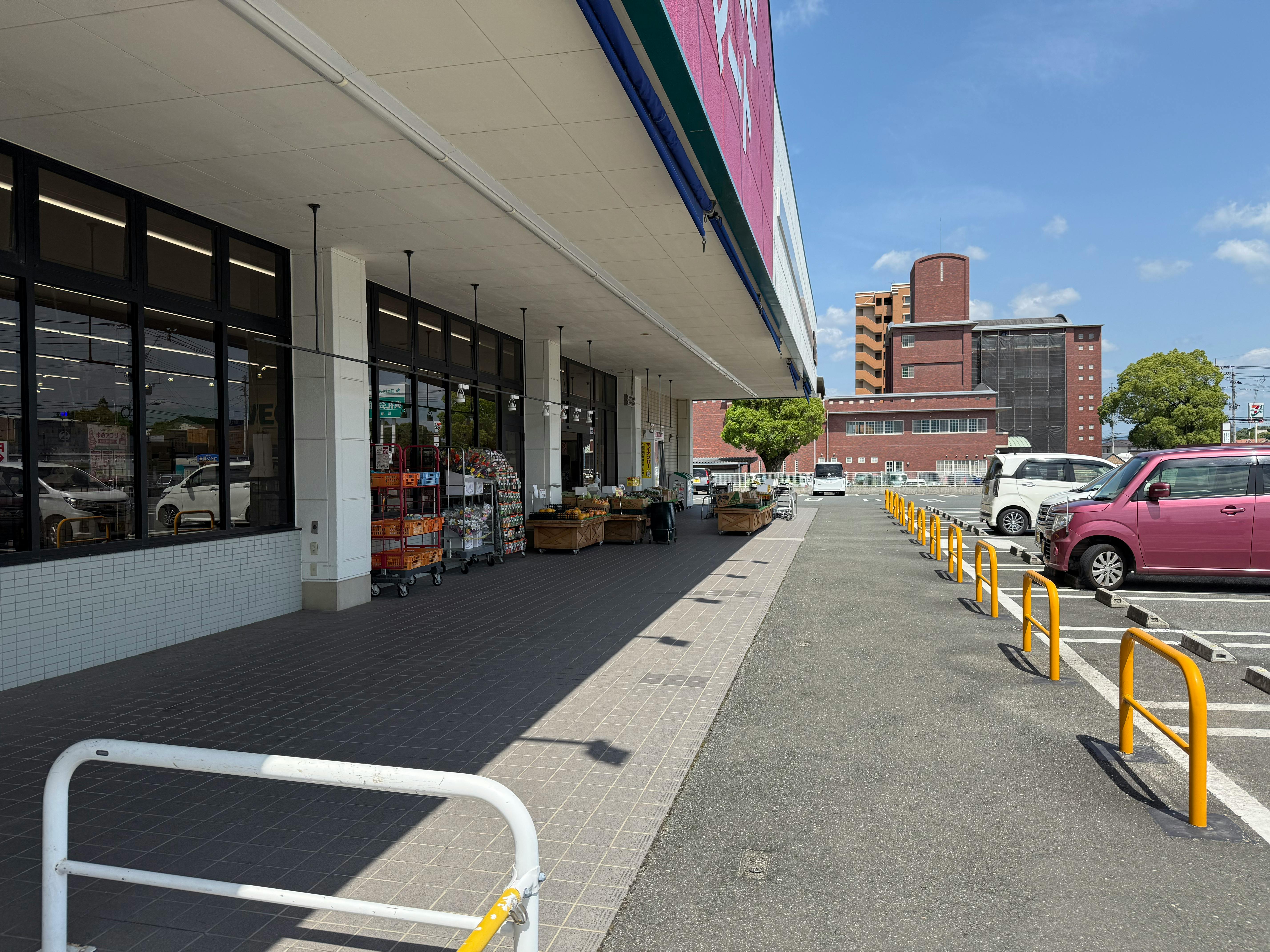 【ゆめマート 花瀬】屋外軒先　キッチンカーや販促プロモーションにおすすめな催事イベントスペース