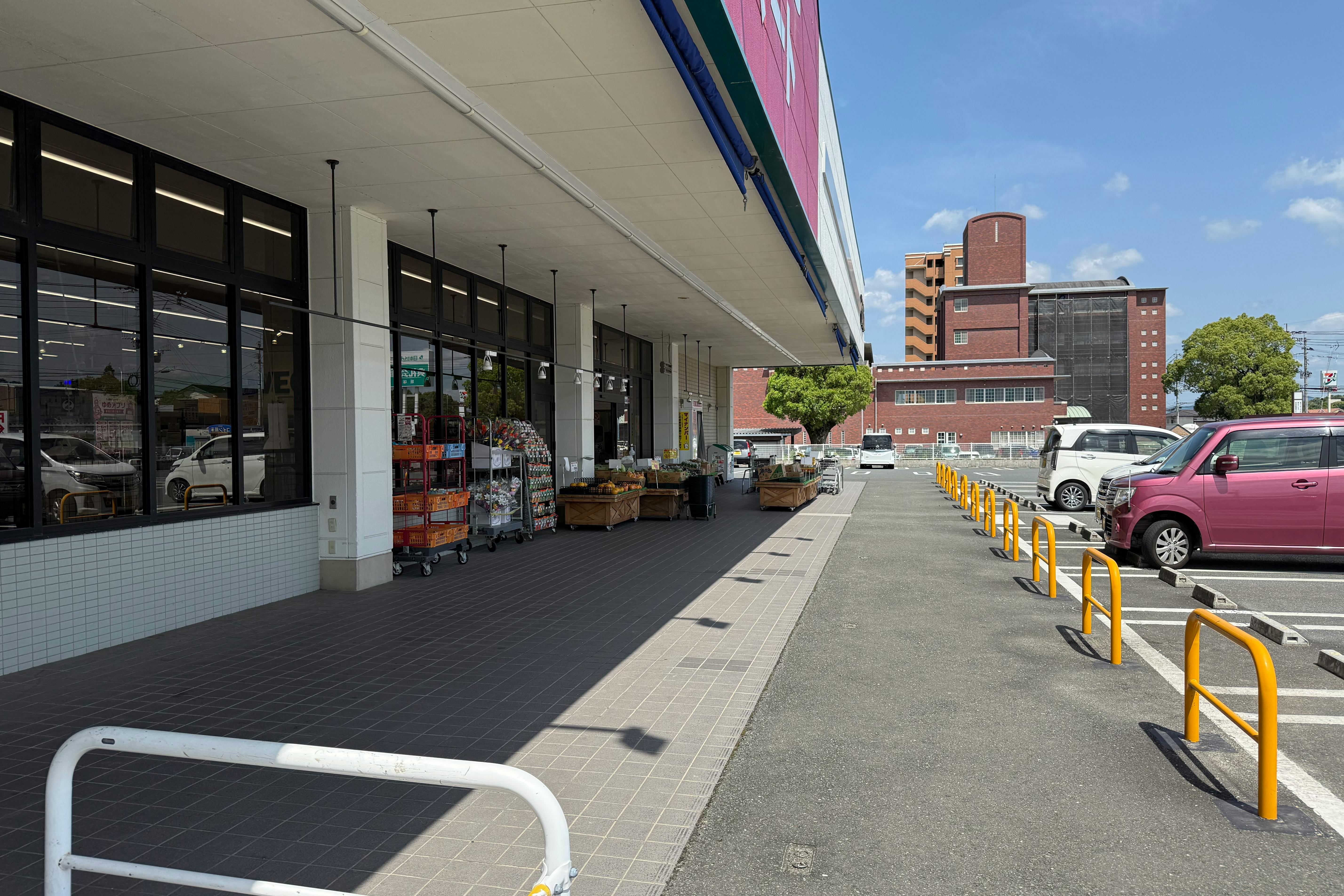 【ゆめマート 花瀬】屋外軒先 キッチンカーや販促プロモーションにおすすめな催事イベントスペース