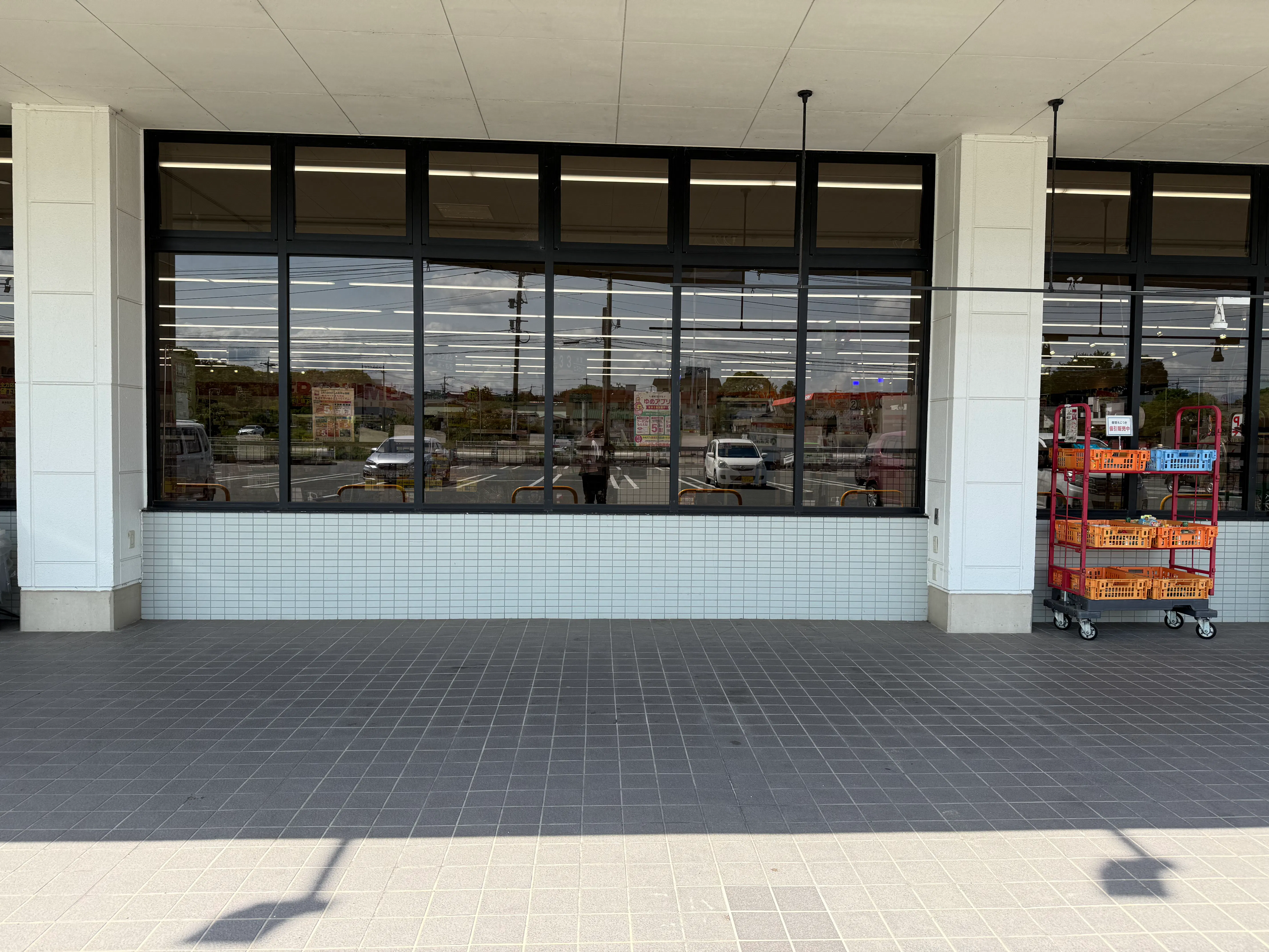 【ゆめマート 花瀬】屋外軒先 キッチンカーや販促プロモーションにおすすめな催事イベントスペース