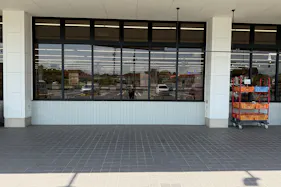 【ゆめマート 花瀬】屋外軒先 キッチンカーや販促プロモーションにおすすめな催事イベントスペース