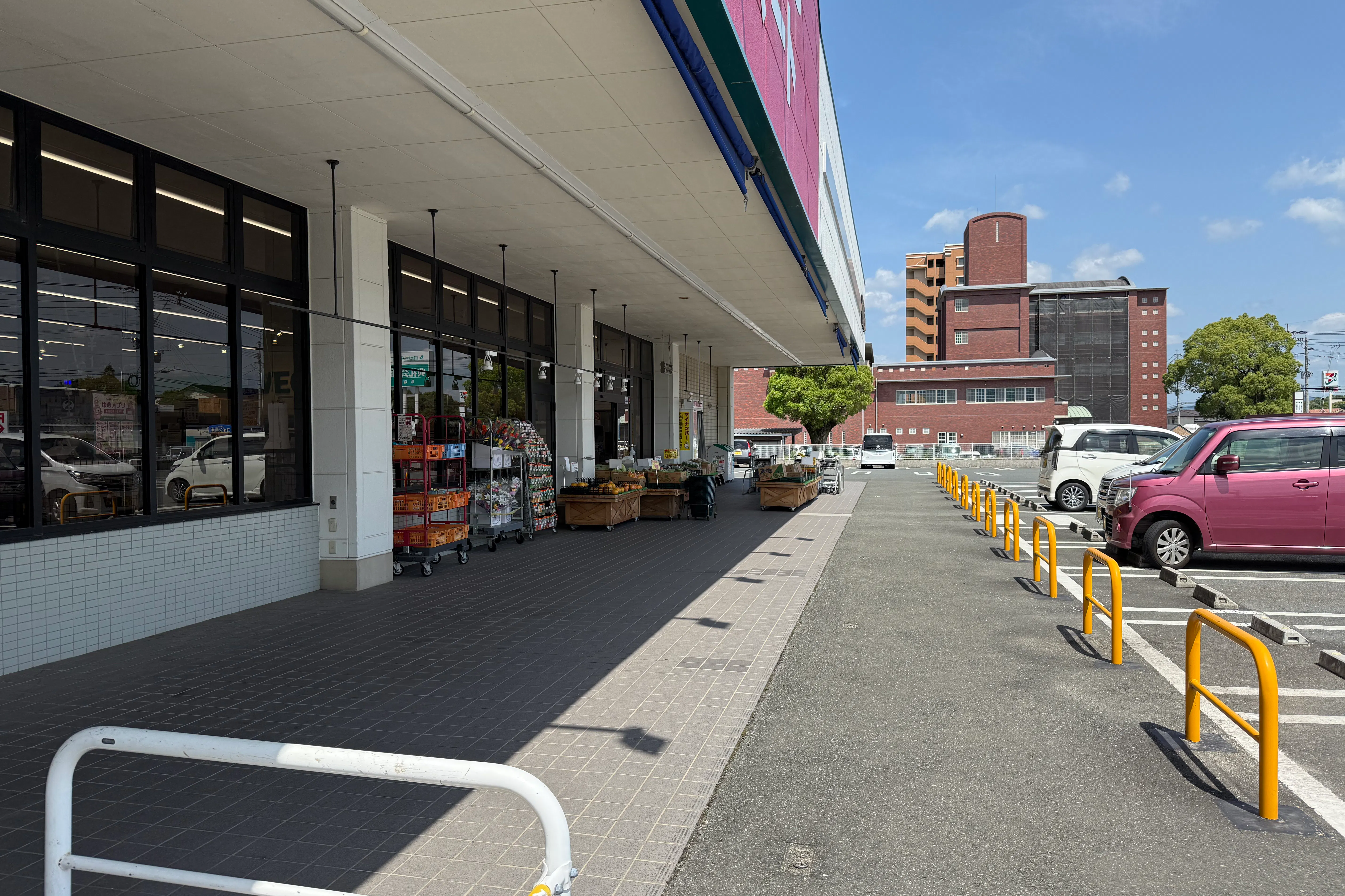【ゆめマート 花瀬】屋外軒先 キッチンカーや販促プロモーションにおすすめな催事イベントスペース