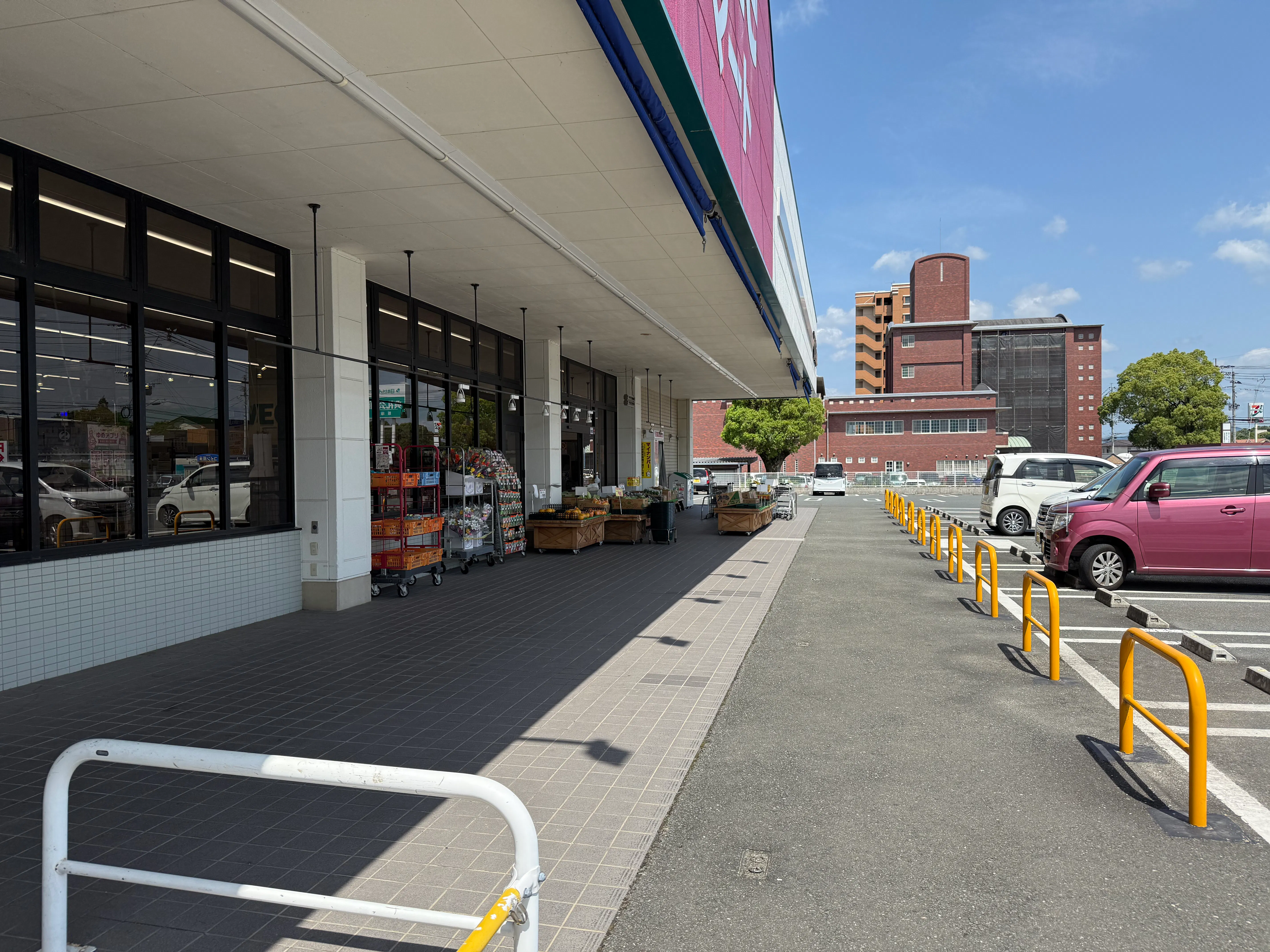 【ゆめマート 花瀬】屋外軒先　キッチンカーや販促プロモーションにおすすめな催事イベントスペース