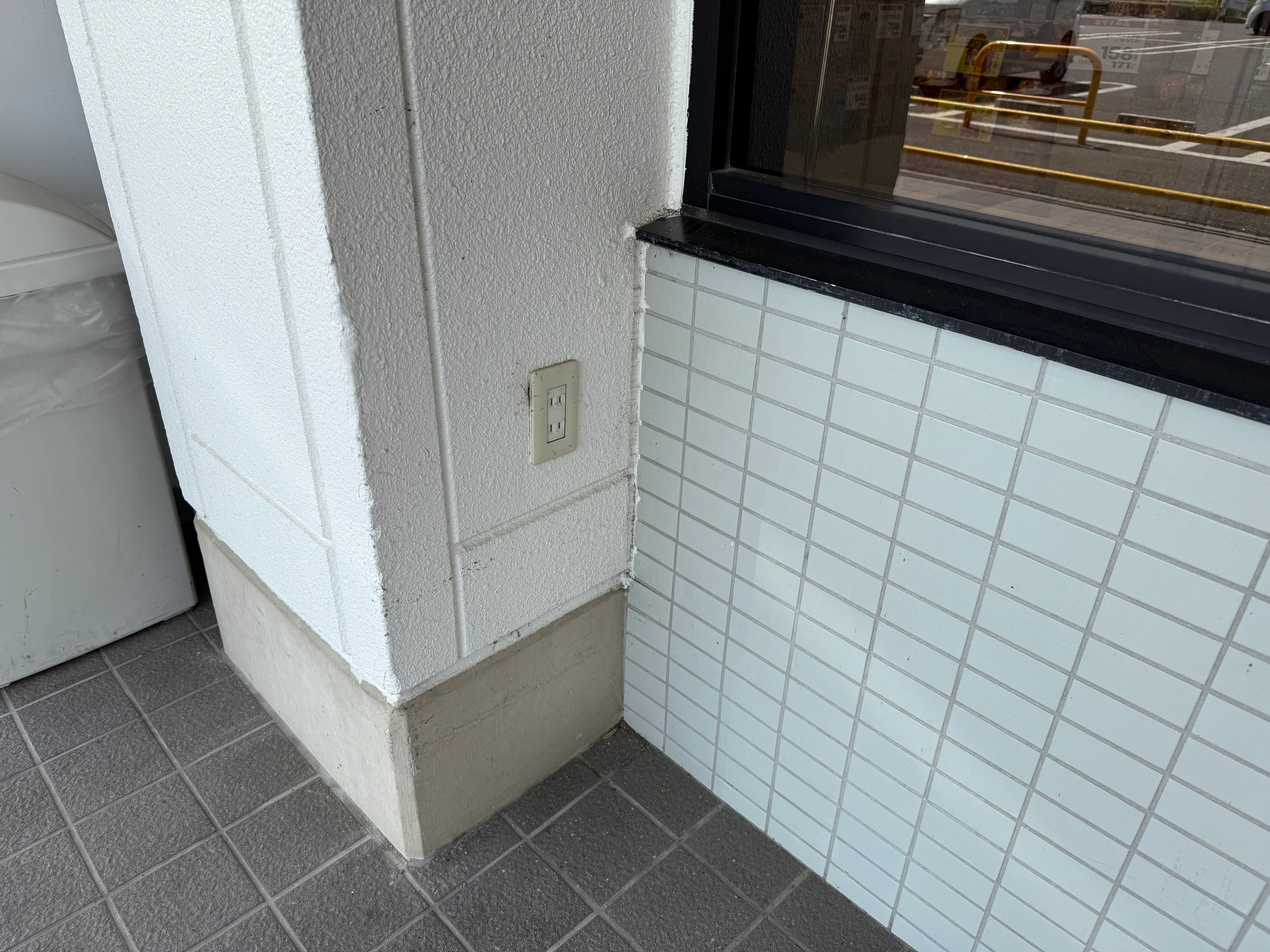 【ゆめマート 花瀬】屋外軒先　キッチンカーや販促プロモーションにおすすめな催事イベントスペース