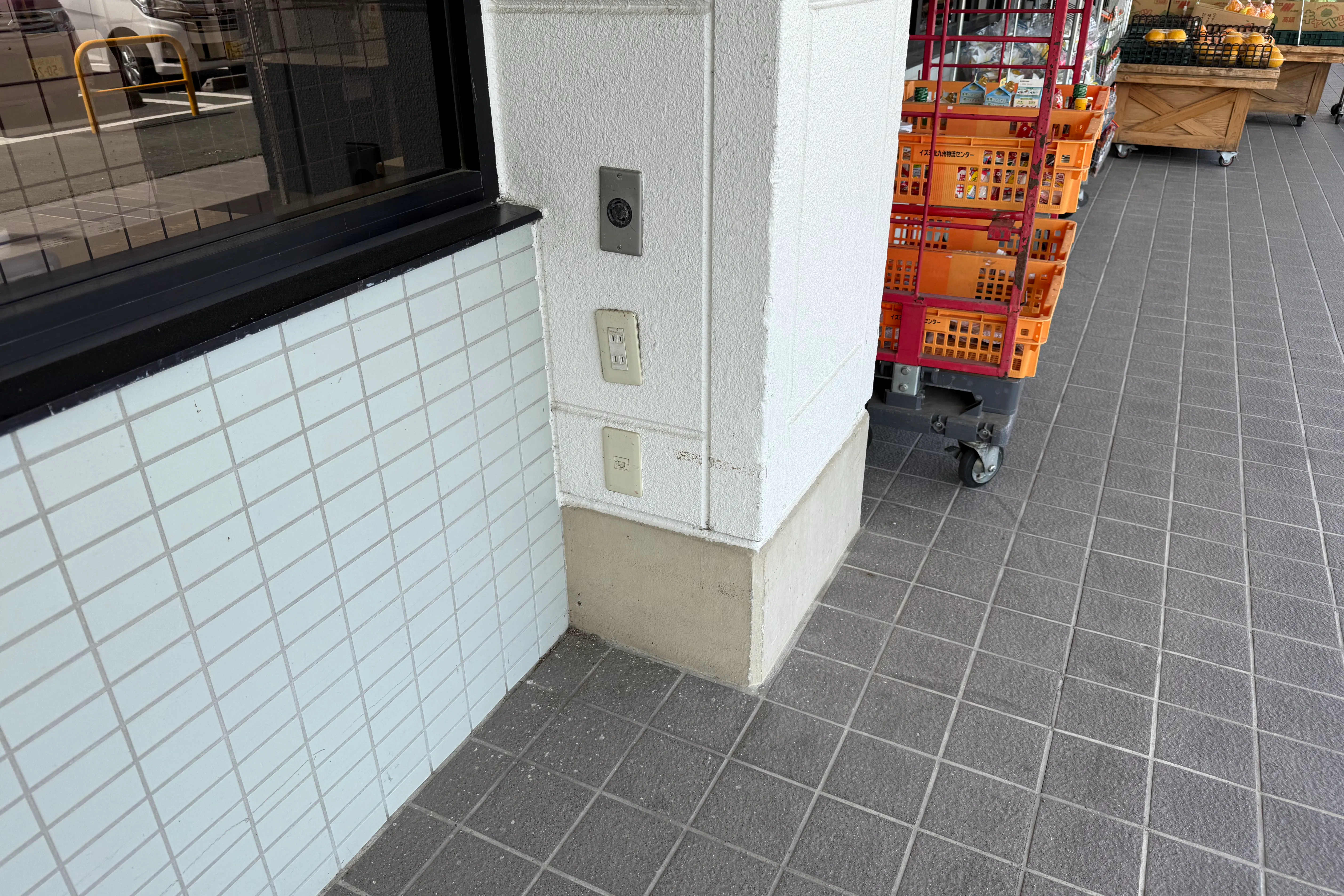 【ゆめマート 花瀬】屋外軒先 キッチンカーや販促プロモーションにおすすめな催事イベントスペース
