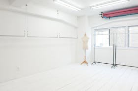 【恵比寿駅5分】各種展示会やポップアップ、撮影用途に最適な白基調のレンタルスペース