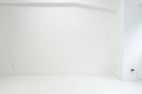 【恵比寿駅5分】各種展示会やポップアップ、撮影用途に最適な白基調のレンタルスペース