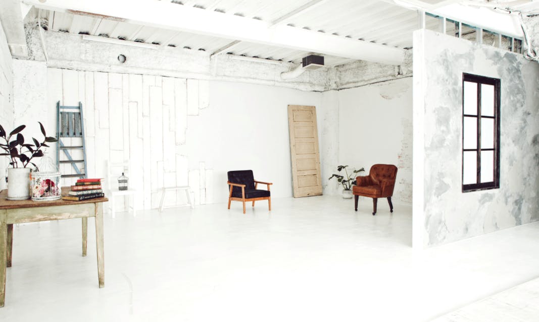 【本町駅5分】撮影や展示会に適した自然光豊かに差し込む明るい雰囲気のスタジオ