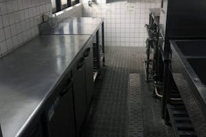 【三条京阪駅3分】アートギャラリー用途や飲食の短期出店に最適な鴨川近くのホテル内キッチン付きイベントスペース