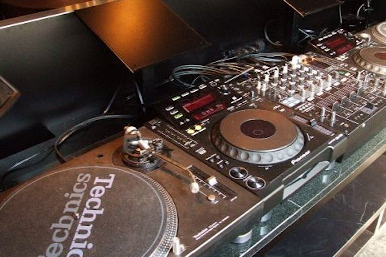 DJブースもありますので音楽も流せます