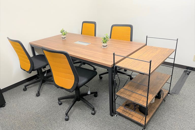 打合せ商談・面接が可能な4人掛け大型テーブル 1800X900