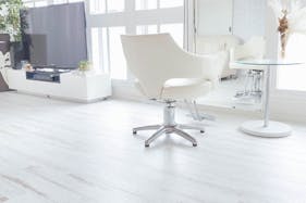 【代官山駅4分】雑誌のインタビュー撮影やYouTubeのライブ配信に最適な自然光豊かでネット環境や備品が充実したヘアサロン内撮影スタジオ