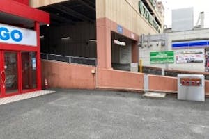 【フタバ図書TSUTAYA 海田店】プロモーションやキッチンカーに最適なGIGO入口近くのイベントスペース